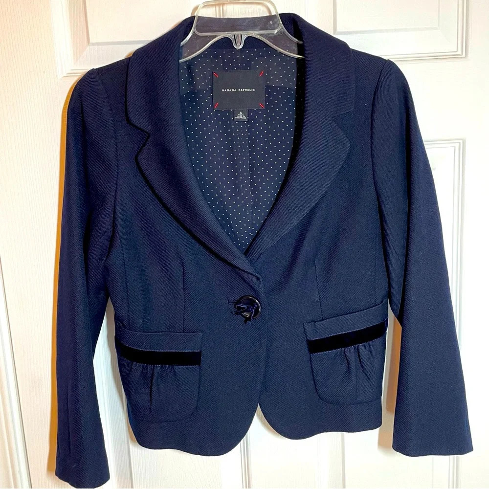 Banana Republic Wool Navy Blazer Silk Lining Velvet Trim Pockets Women’s Size 6